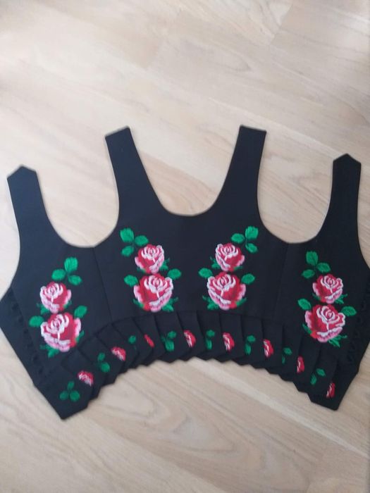 Gorset damski haftowany