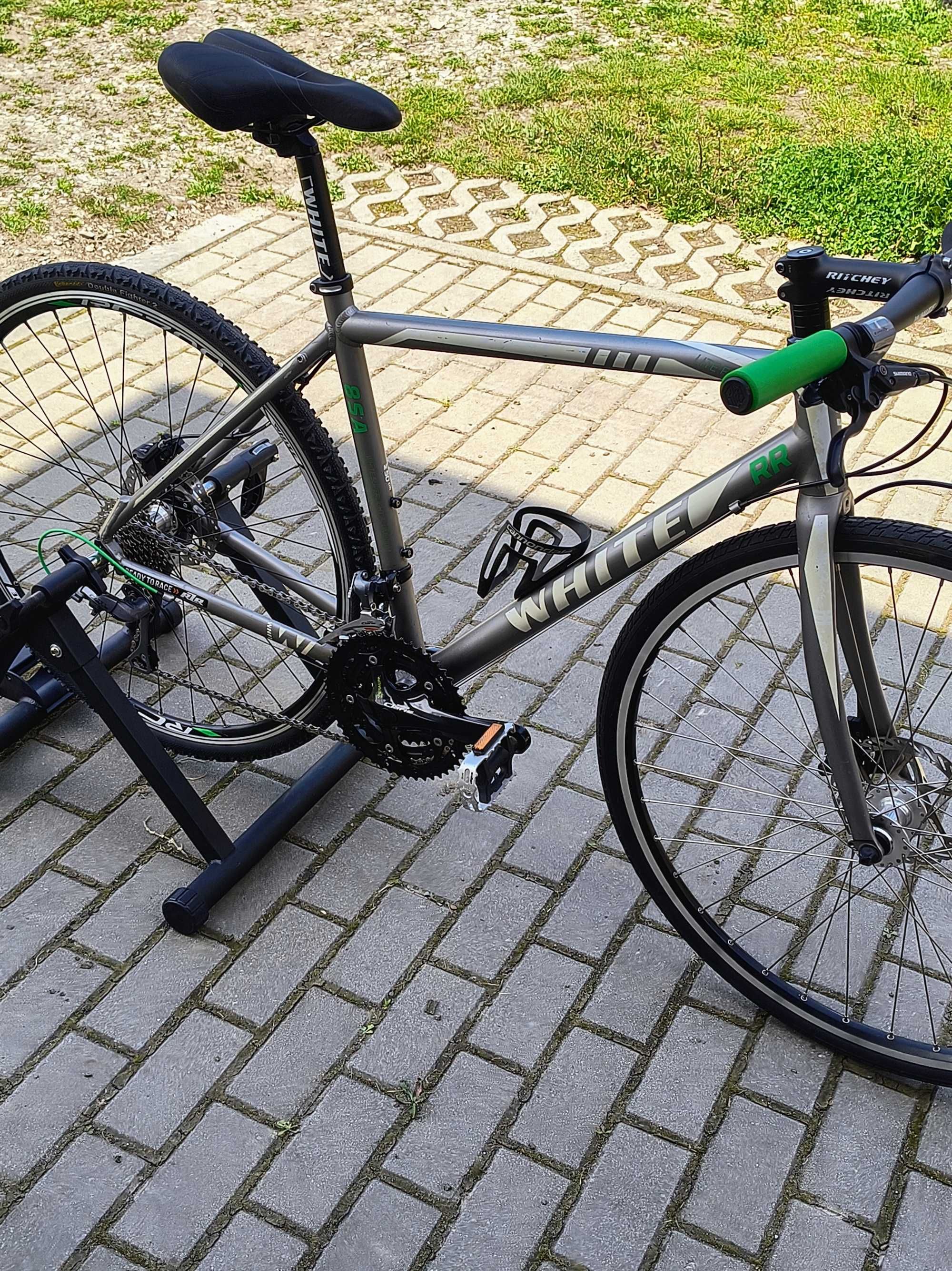 Rower White RR koła 28