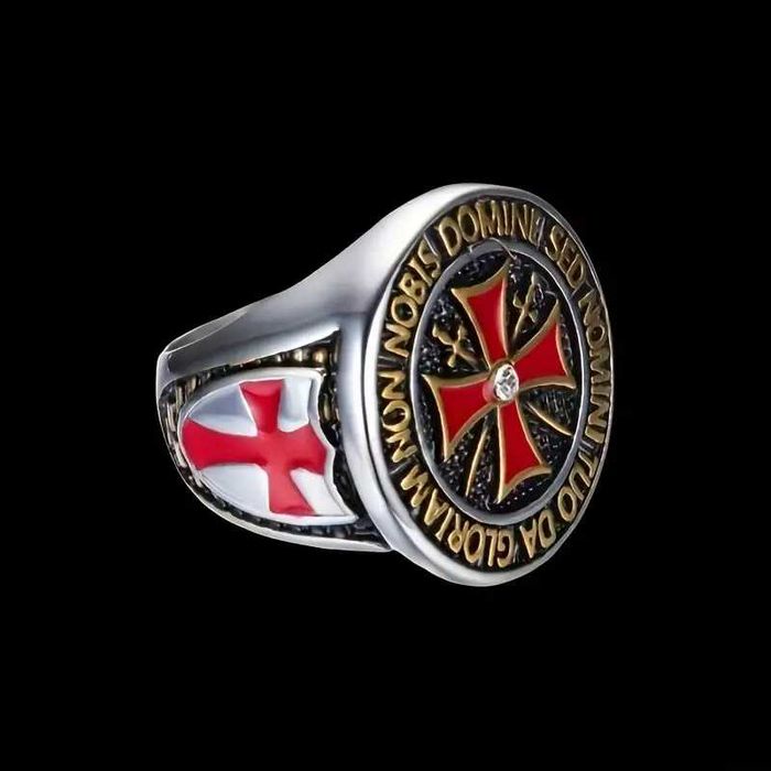 Мужское кольцо с красным крестом