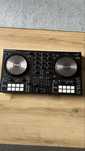 Kontroler DJ Traktor s2 mk3