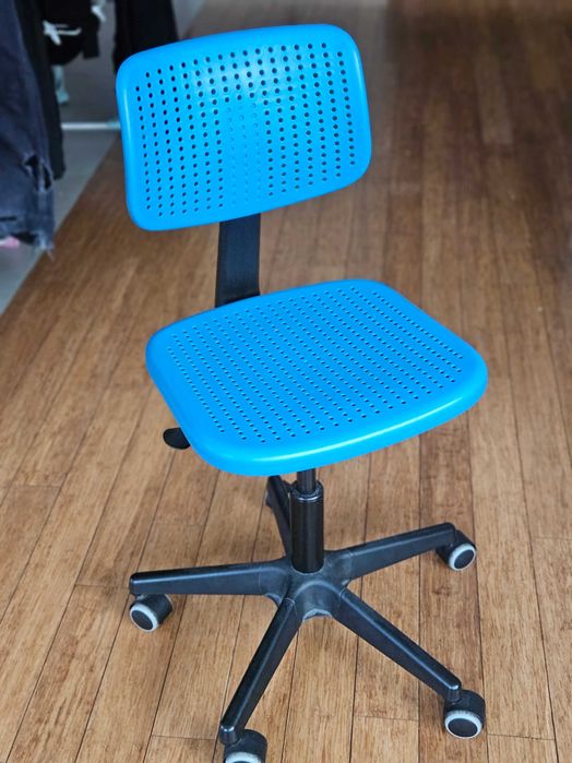 Krzesło obrotowe do biurka dla dziecka IKEA Arlik (stan bdb)