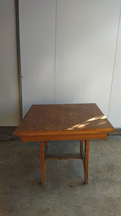 Mesa extensível de madeira