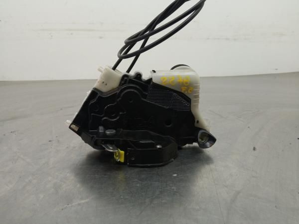 Fechadura / fecho porta frente esquerdo TOYOTA Yaris (_P13_)