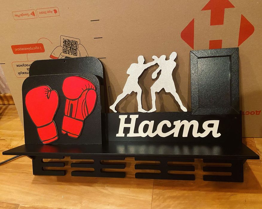 Медальница из дерева ручной работы. Медальниця для нагород