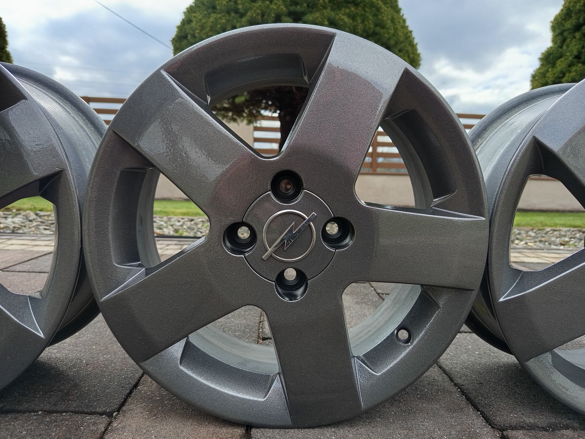 Felgi aluminiowe 15 opel corsa fiat grande punto toyota yaris 4x100