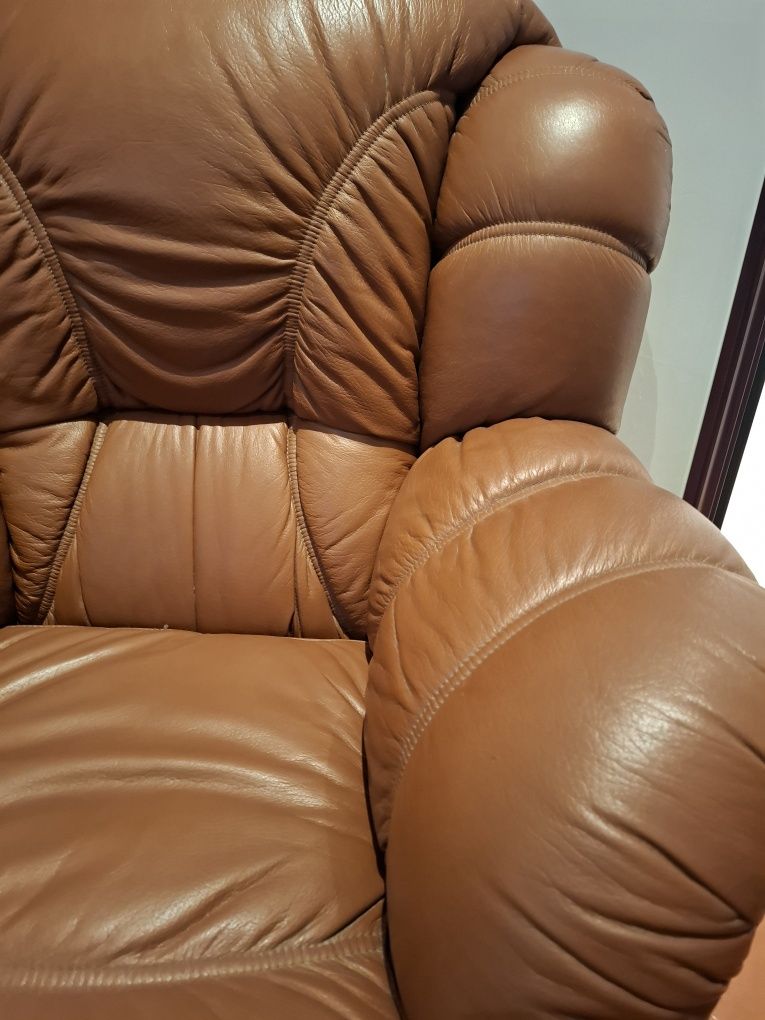 Sofá  cama 3 lugares em pele, cor castanho