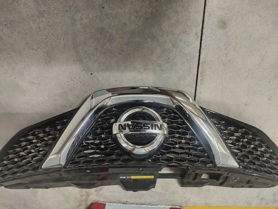 Grelha com câmara Nissan Qashqai j11 2014