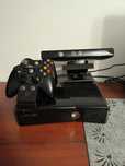 Xbox 360 250GB +Kinect+ dwa pady Plus gry
