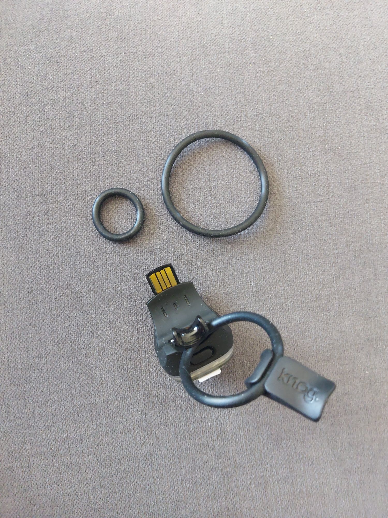 Lampka rowerowa Knog Blinder Square przód 8 trybów pracy oświetlenie