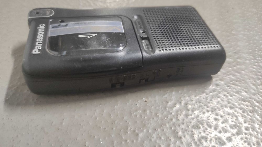 Dyktafon Panasonic uszkodzony