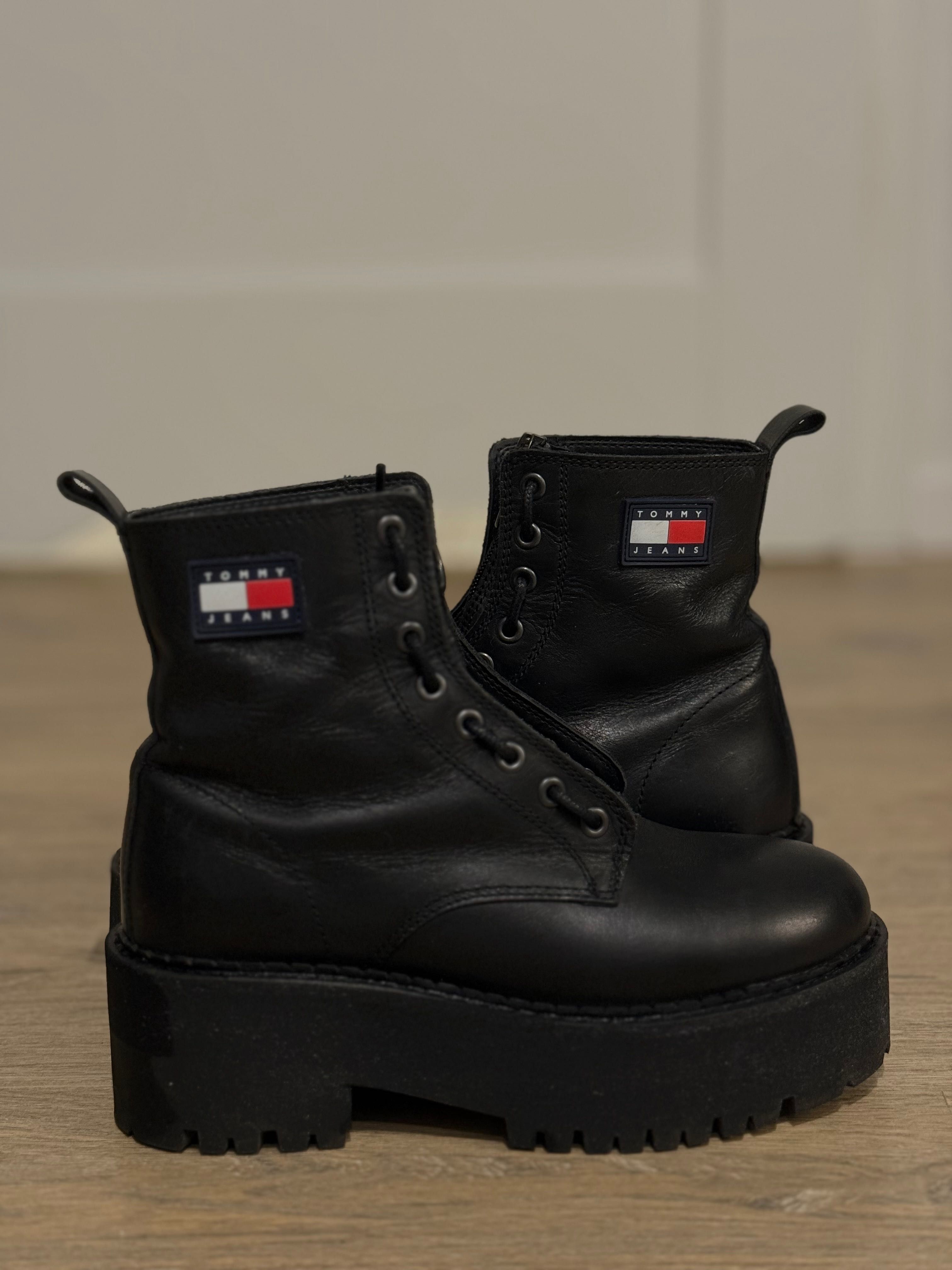 Botki Tommy Hilfiger Tamy Higher 3A EN0EN02005 BDS