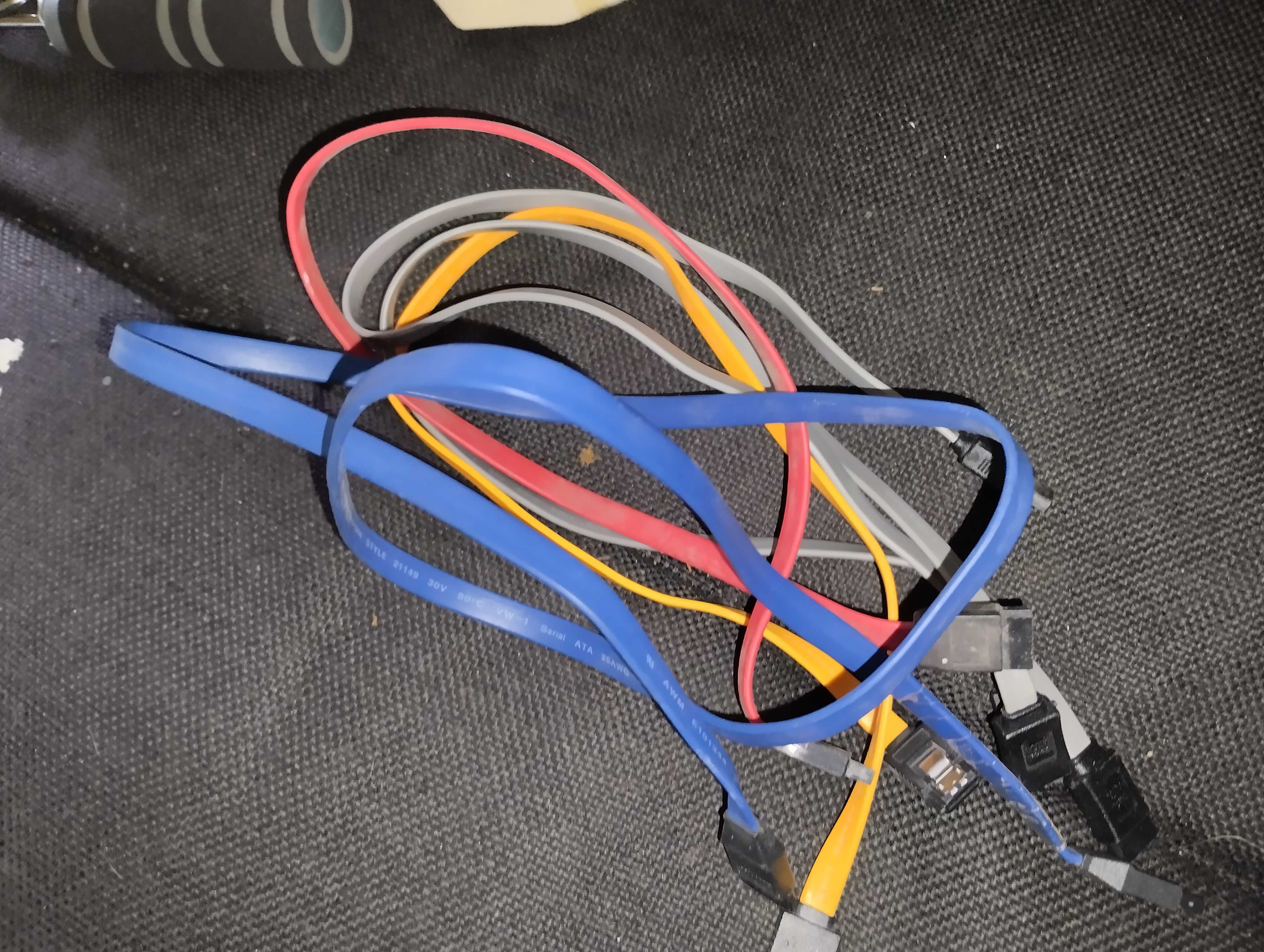 Kabel do dysku sata -  Kabel do transmisji danych na komputerze PC