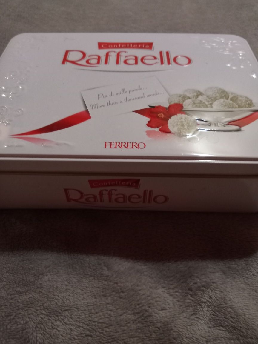 Коробка от Rafaello