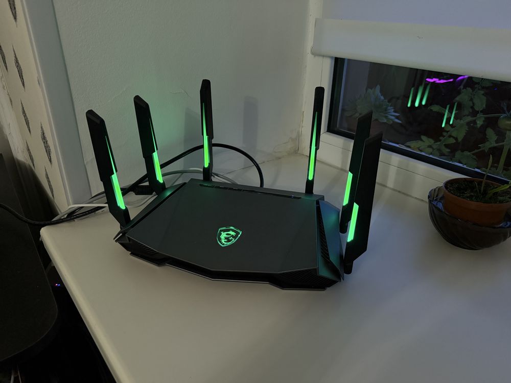 Бездротовий маршрутизатор (роутер) MSI RadiX AXE6600 (GRAXE66)