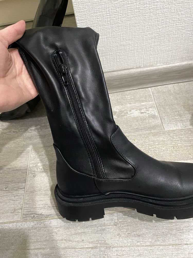 Чоботи Zara