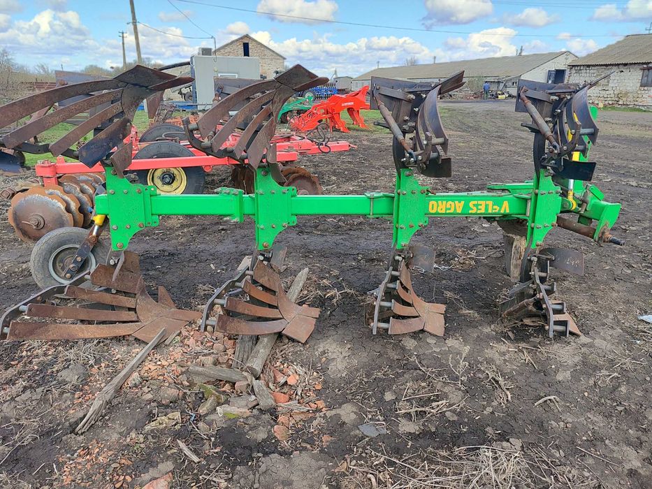 Плуг обертовий навесний ПОН 3-35+1