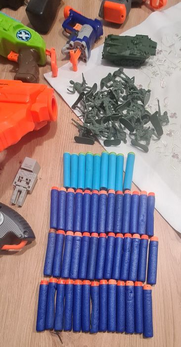 Zestaw NERF pistolety, lotki