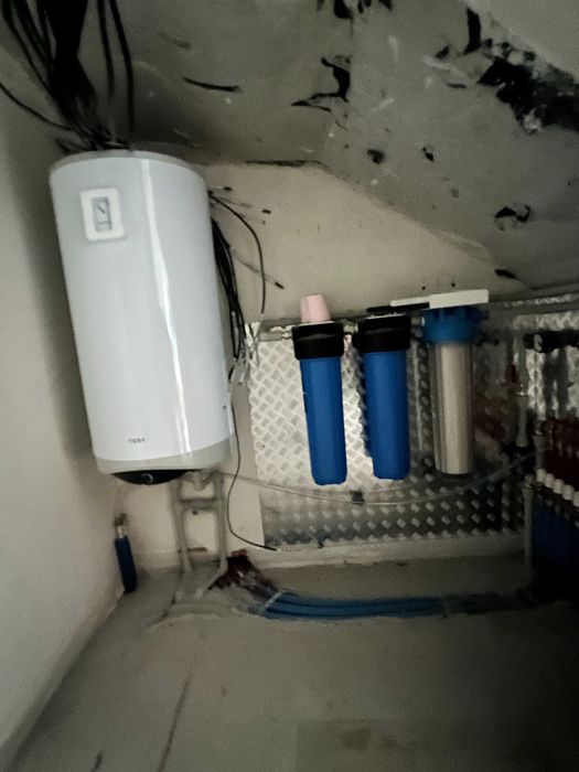 Таун в Бучі з частковим ремонтом,поруч вся інфраструктура!Газ!