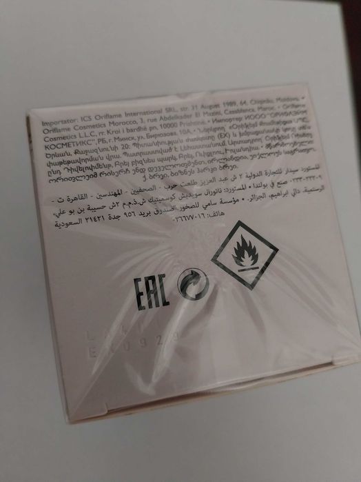 Eau de Parfum Volare Moments / Oriflame frasco em forma de rosa