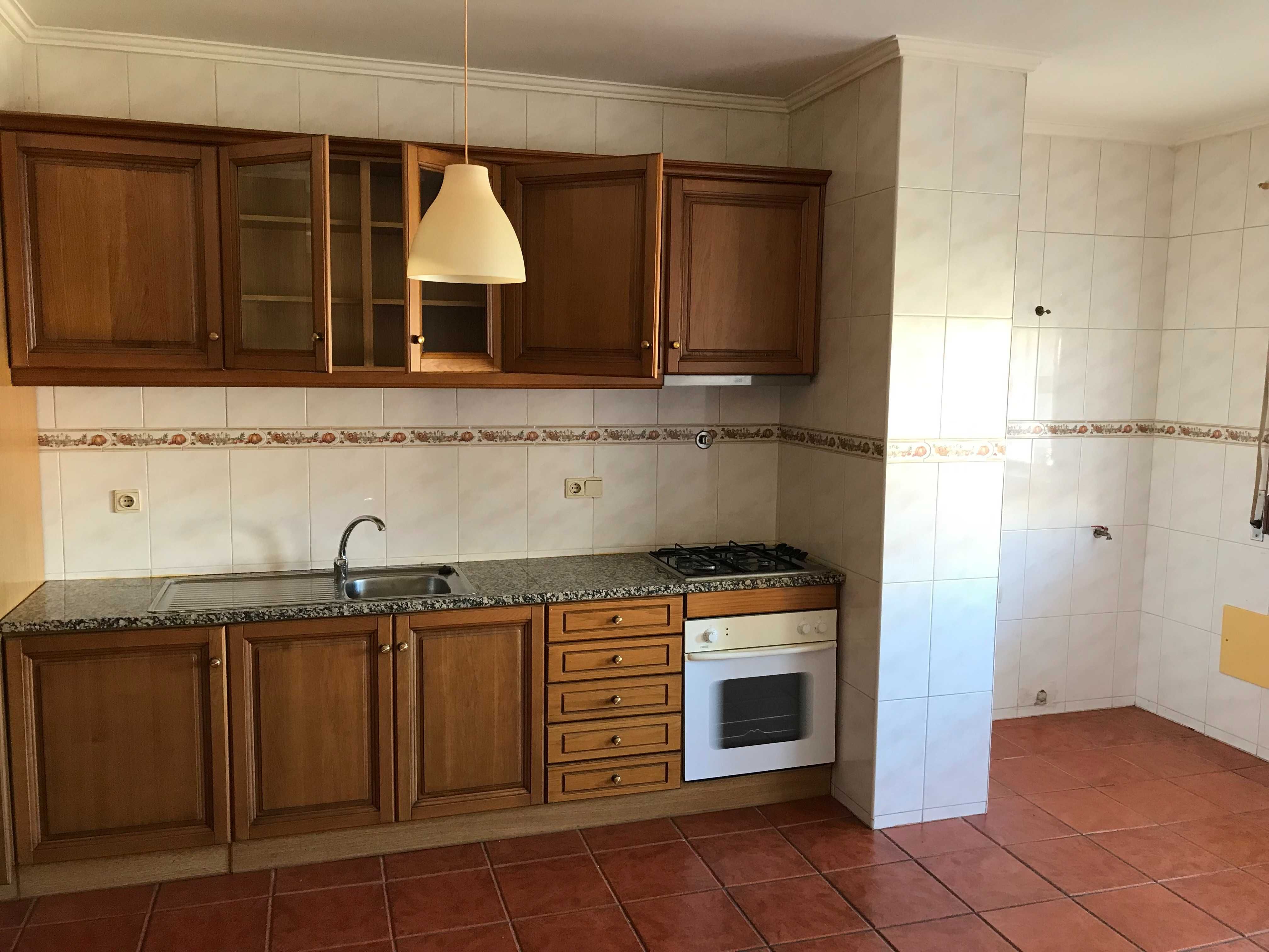 Apartamento T2 - Sta. M. da Feira (S. João de Ver) - Pronto a habitar