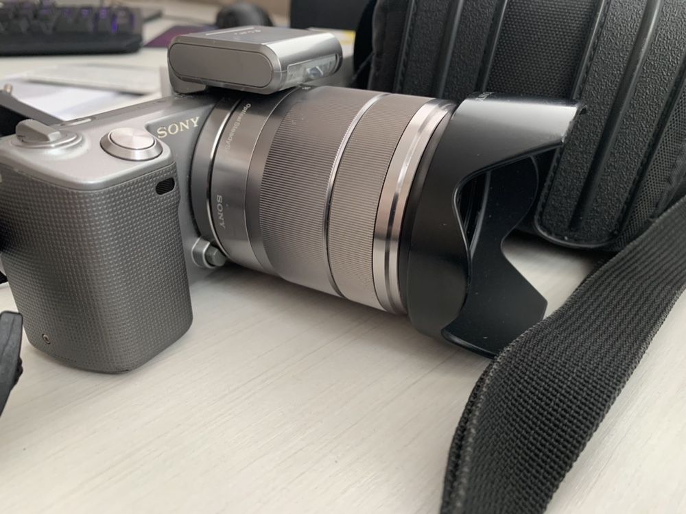 Продам фотоаппарат Sony NEX5 18-55 3,5-5,6 полный комплект