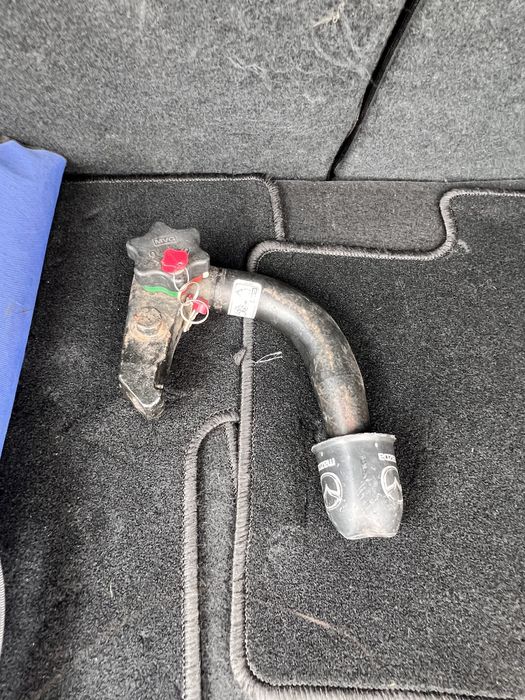 Автомобіль машина хетчбек седан