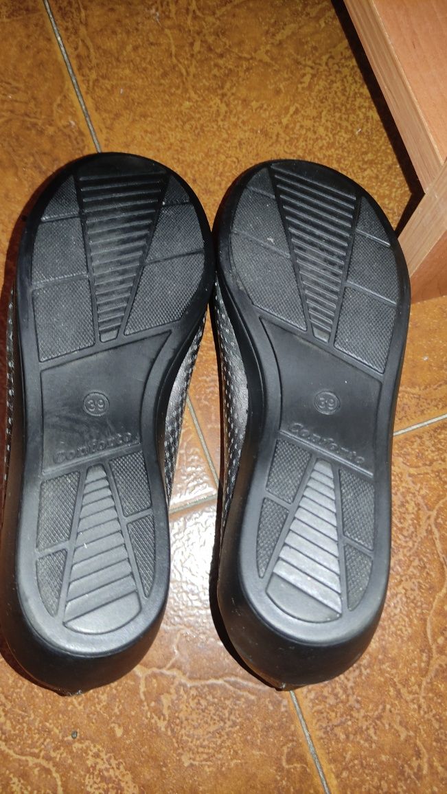 Sapatos de Senhora Muito Bonitos - Tamanho 39 - Usados 1 Vez