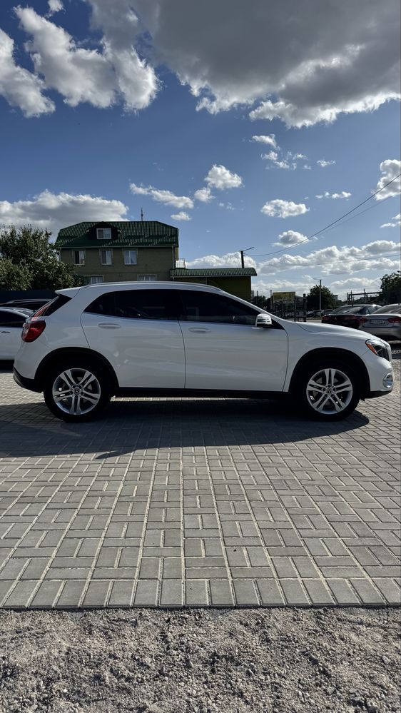 Mercedes-Benz GLA Мерседес-Бенц ГЛА 2,0 бенз 2017 р 7G-Tronic 4matic