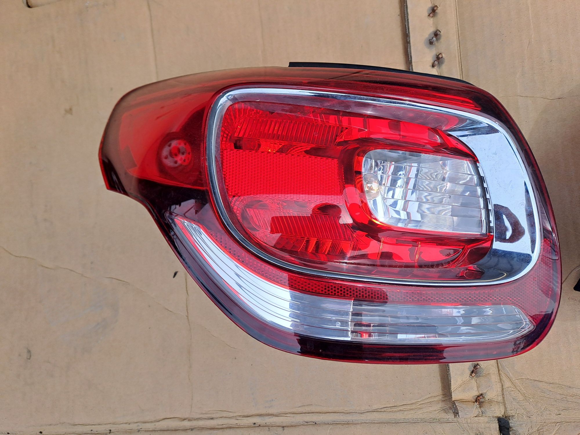 Lampy tył tylne Citroen DS3 Lift Prawa Lewa Europa komplet ładne