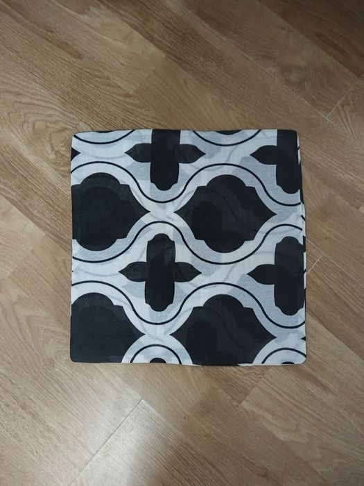 Poszewki na poduszki małe 2 sztuki