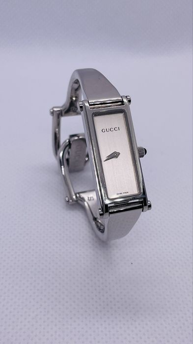 Женские часы Gucci 1500L Swiss Made — размер S