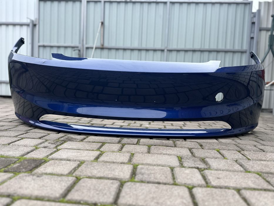Бампер передній Tesla model 3