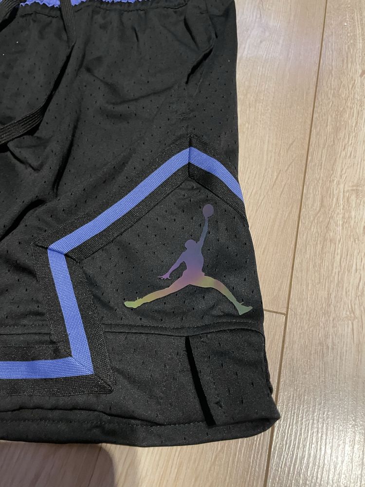 Spodnki jordan z holograwicznym logo