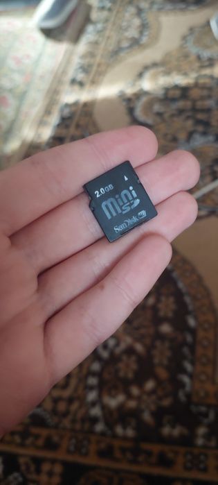 Windows 0.1 phone та SD 2GB (просто коплю на ноут)