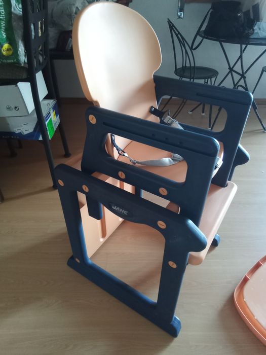 Jane Cadeira alta de criança convertível em cadeira e mesa pequena