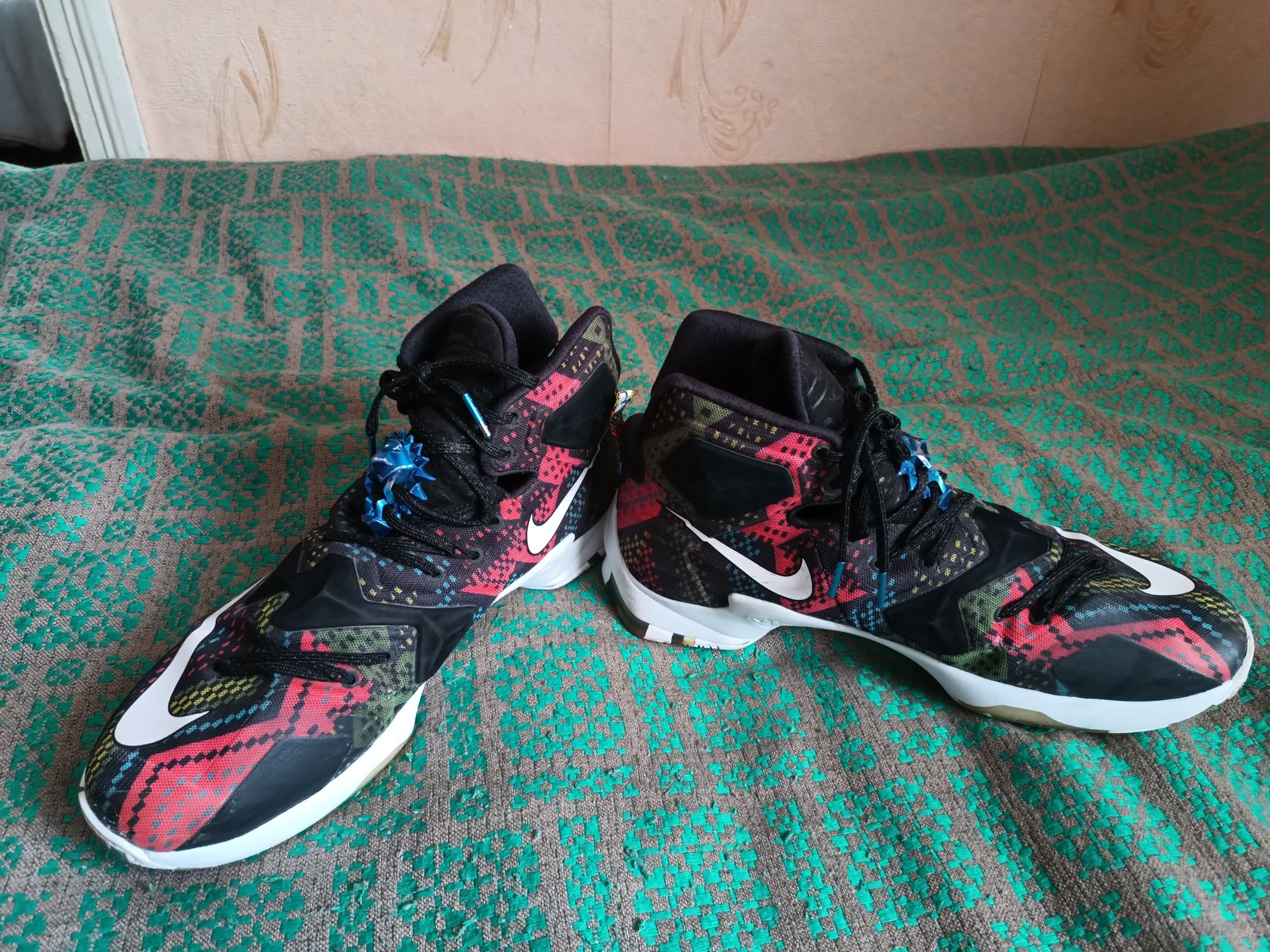 Кросівки Nike LeBron XIII BHM