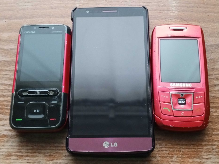 телефоны     ,,,