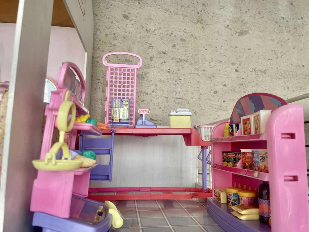 Casa da barbie contruida por arquiteto/pai