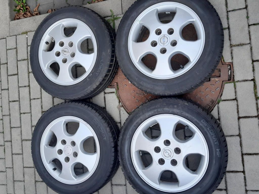 Opony letnie 185/60/R15 i felgi Opel Astra