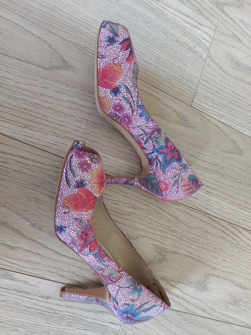 Eleganckie buty Baldowski r. 39