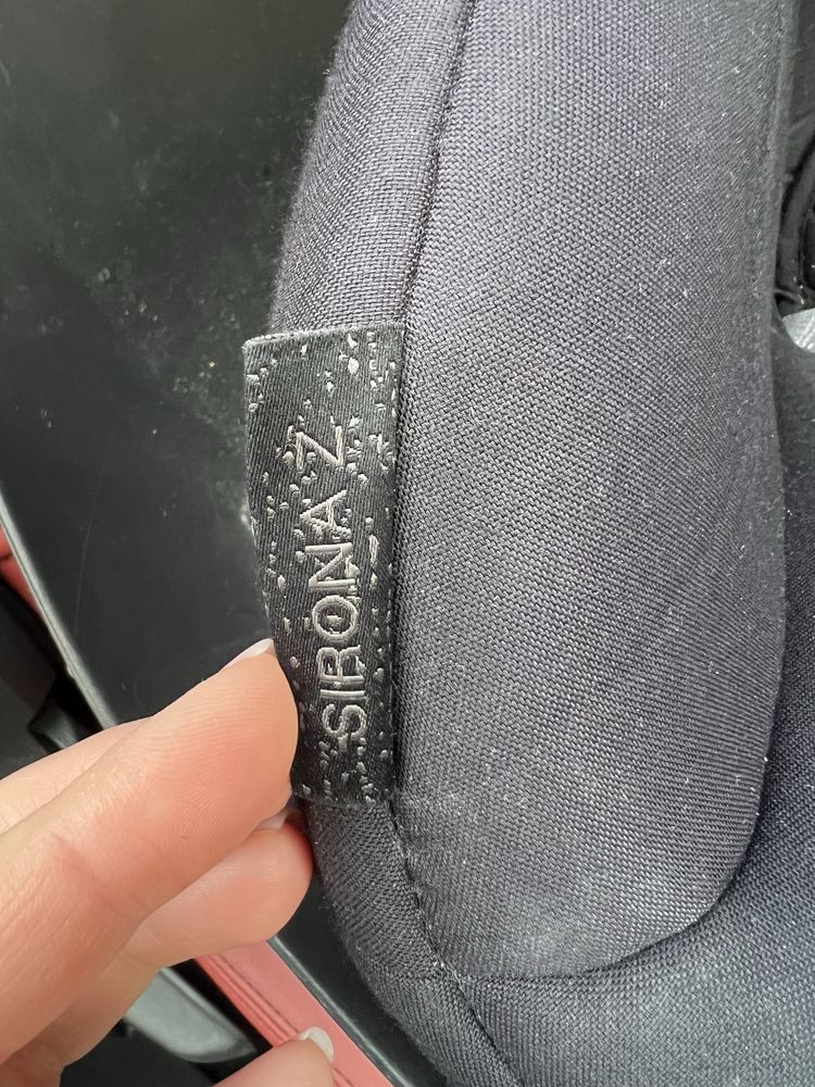 Fotekik samochodowy Cybex Sirona z obrotową bazą