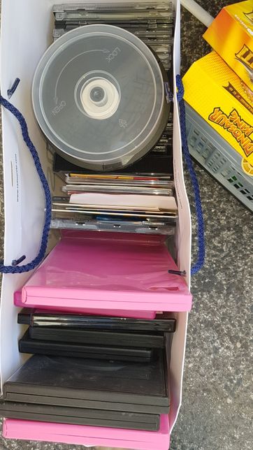 Caixas de CD DVD e cd