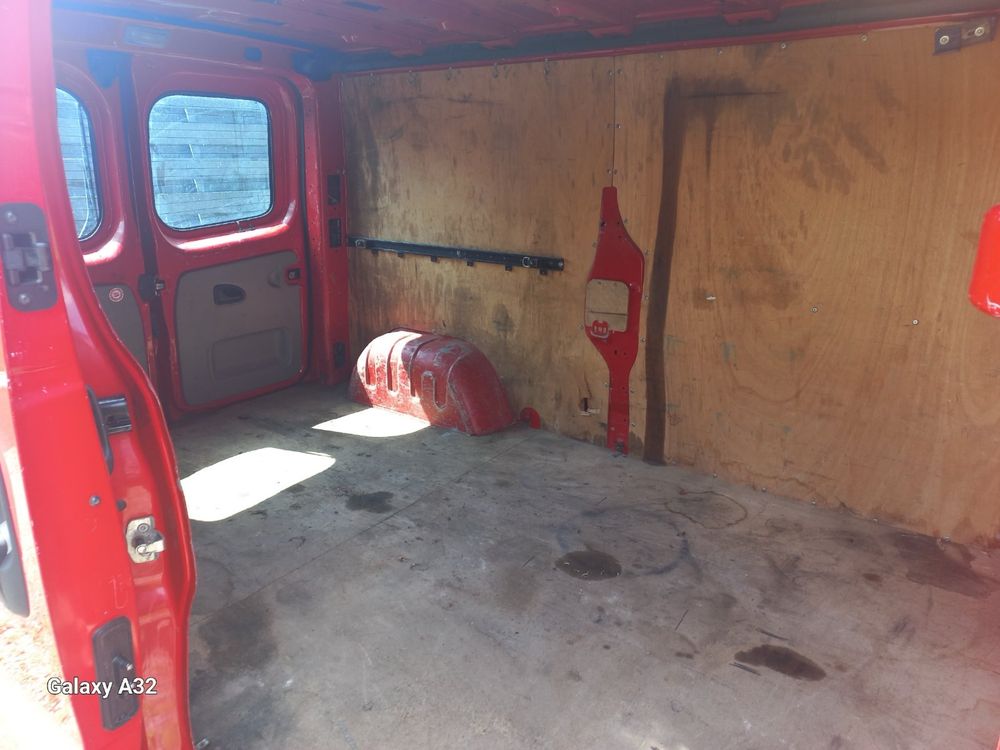 Opel Vivaro 2009р 2.0. механіка  6-ступка. Нерозмитнена