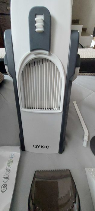 Uniwersalna krajalnica do warzyw, z 4 trybami cięcia, regulowana