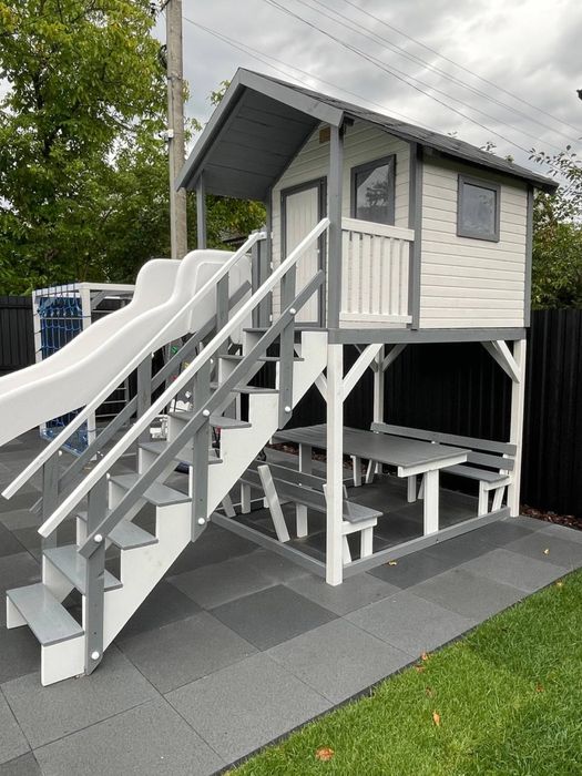 Дитячий майданчик будиночок куб гірка качелі скеледром пісочниця