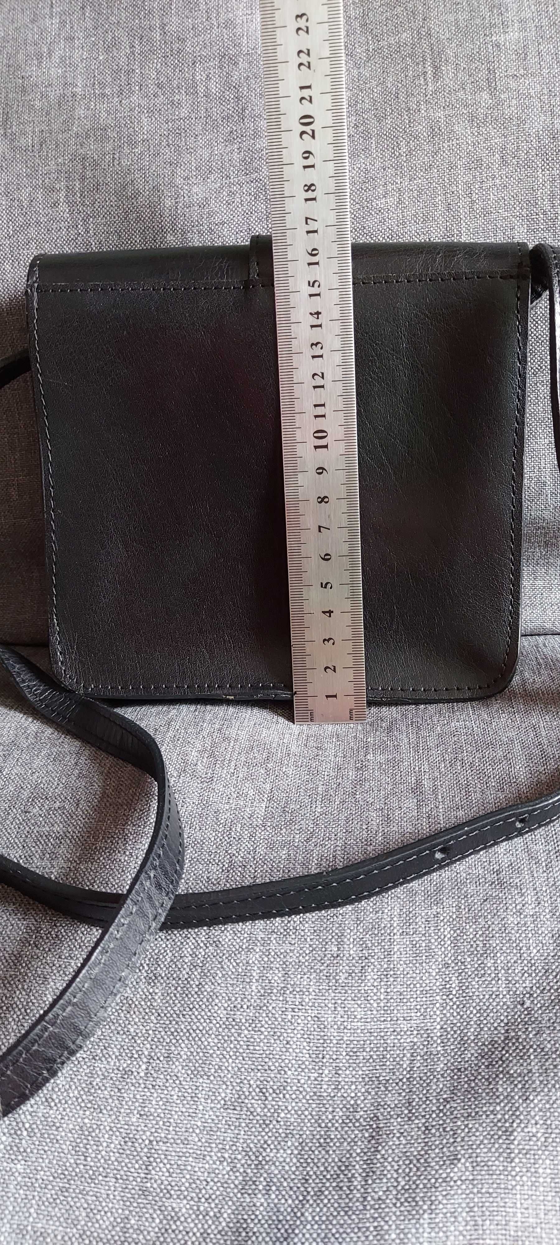 Чорна сумка шкіряна каркасна на плече сумочка topshop