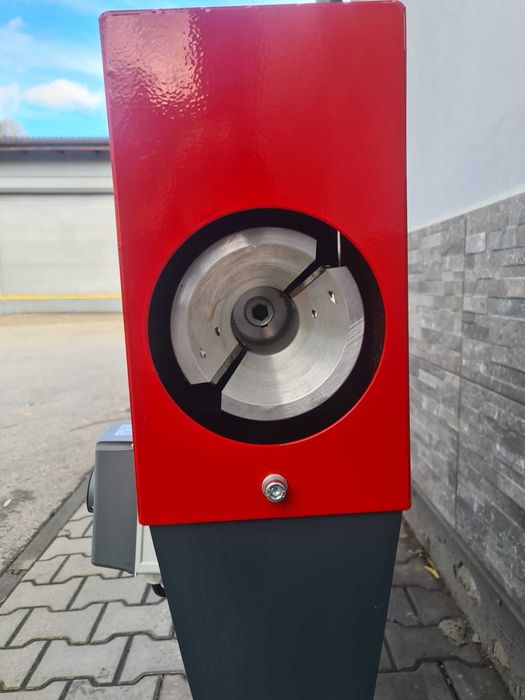 Maszyna do obrabiania choinek, pni choinkowych -strugarka -frezarka