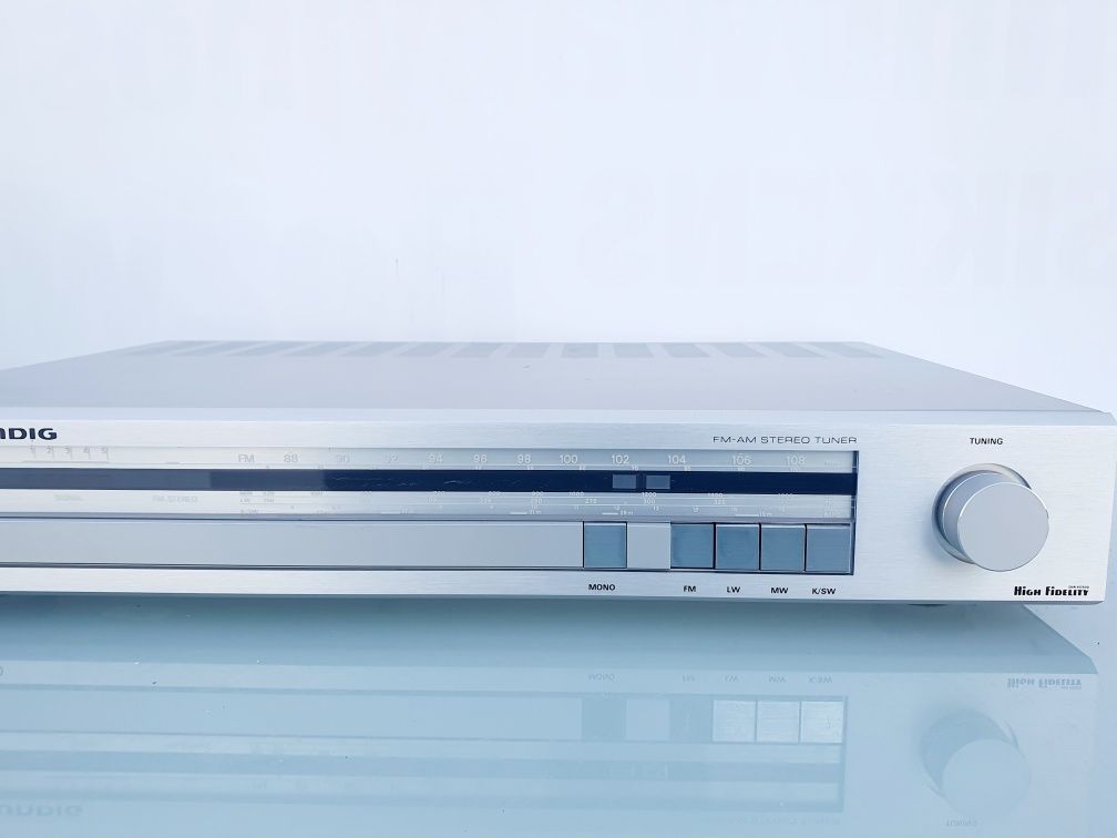 Tuner analogowy Grundig T-7000 z 1983r