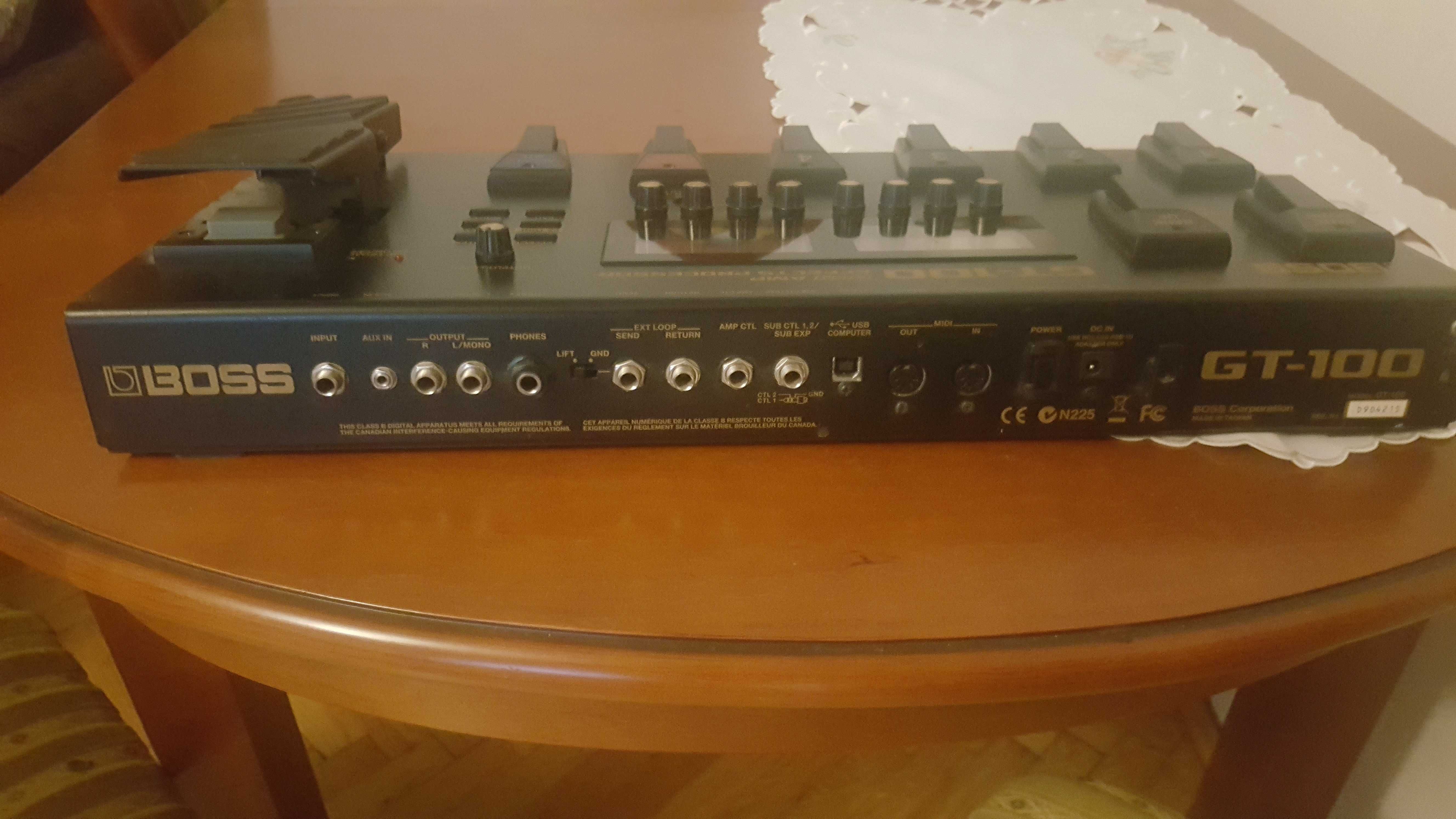 Multi efekt gitarowy Boss GT-100