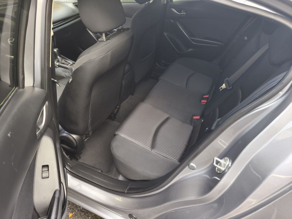 Мазда 3  2014 г 2.0 бензин автомат